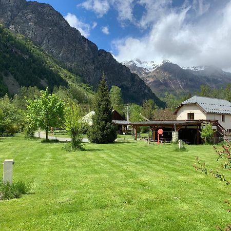 Willa Ferme Noemie Le Bourg-dʼOisans Zewnętrze zdjęcie